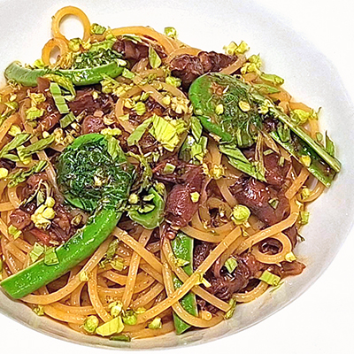 春の味わい！ホタルイカと旬の野菜のオイルソーススパゲッティ